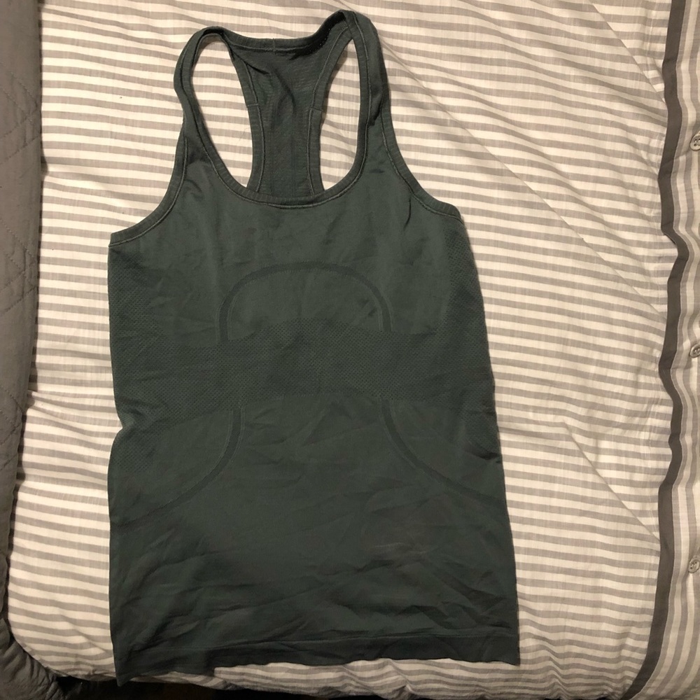 Lululemon swifts tech tank
